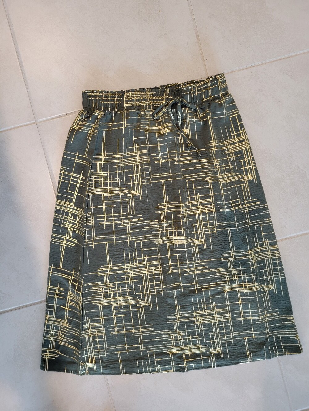 Gorgeous Messini Long Skirt Dark Green Gold Elastic Professional Comfy Size M